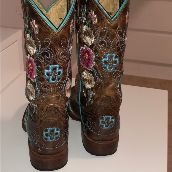 Macie Bean Boots - Picture 7 of 8